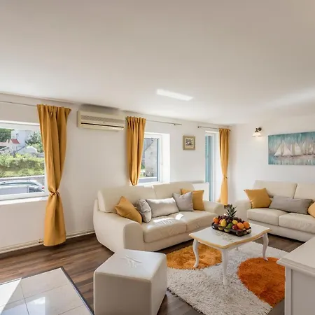 House Mala Holiday home