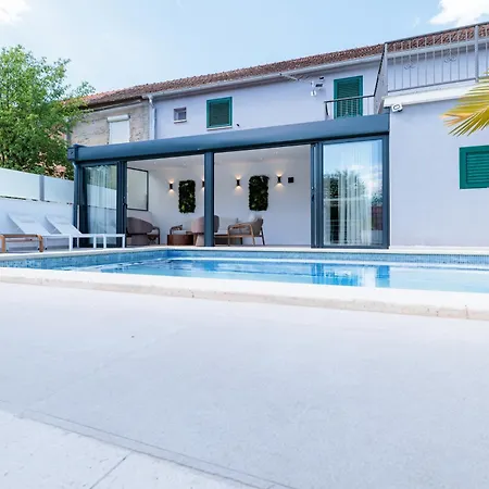 House Mala