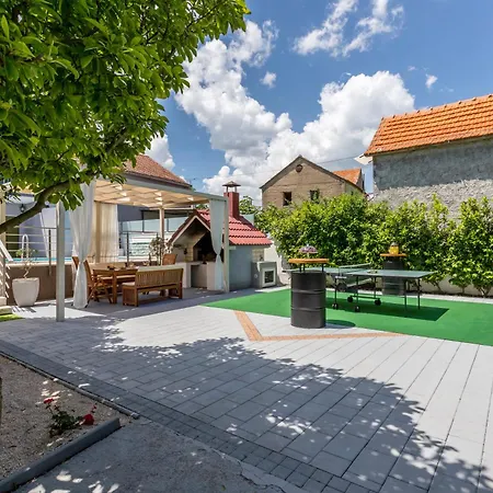 Dom wakacyjny House Mala Sinj
